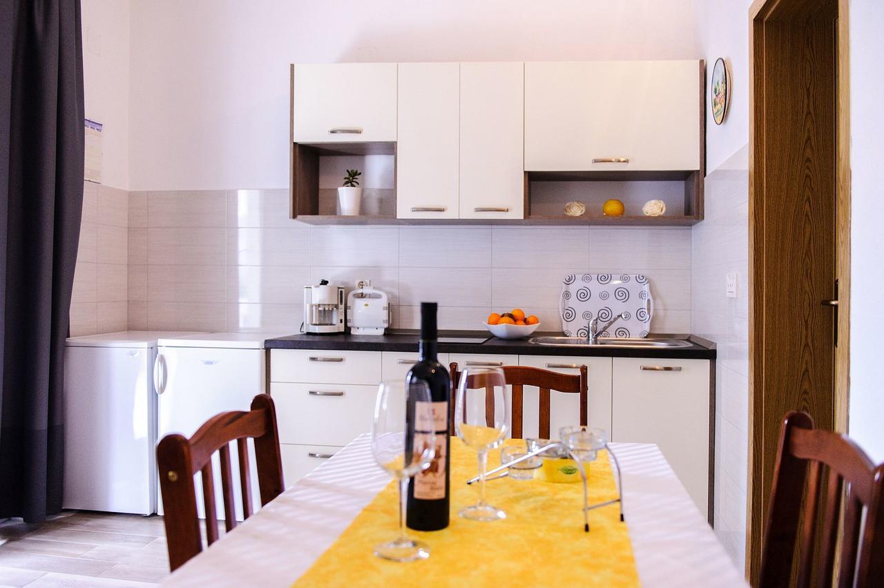Apartments Mila Marina Extérieur photo